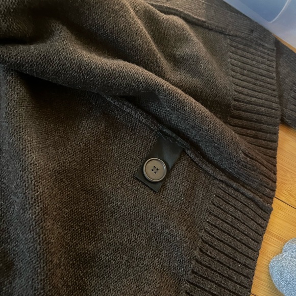 Sweater - Picture 4 of 4